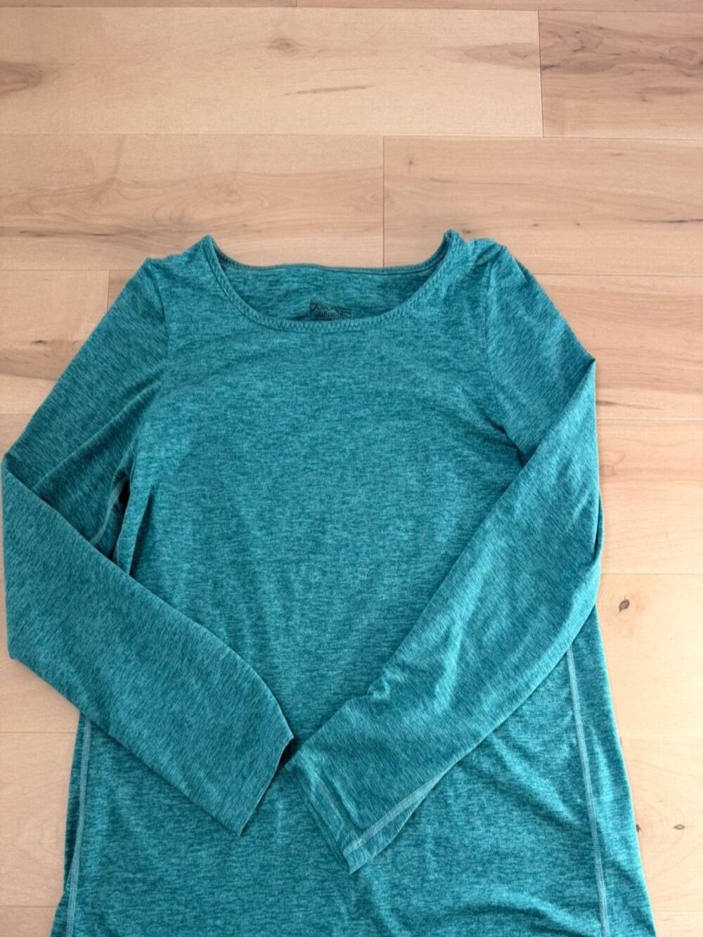 Patagonia Women’s Back Wrap Top Teal Heather Long Sleeve Tulip Back Size M
